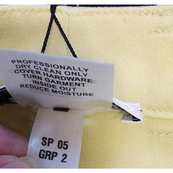New $245 St. John Classic Bootcut Jean Lemonade Yellow Embroidered Size 6 - Picture 7 of 12